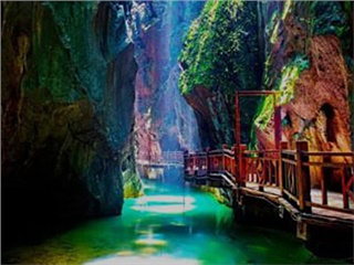 黃金周 ｜ 琉璃仙境！張家界朝陽(yáng)地縫提質(zhì)后重新開(kāi)放